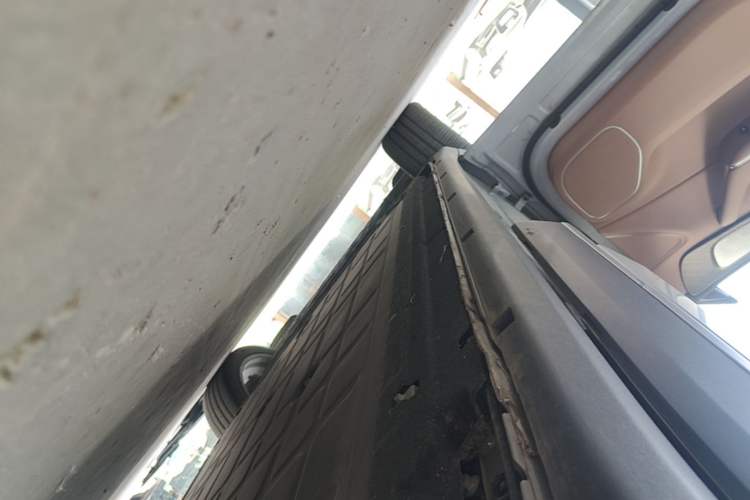 Used Leapmotor C11 2026 All-Electric 640 LiDAR Prestige Edition Left Side Sill