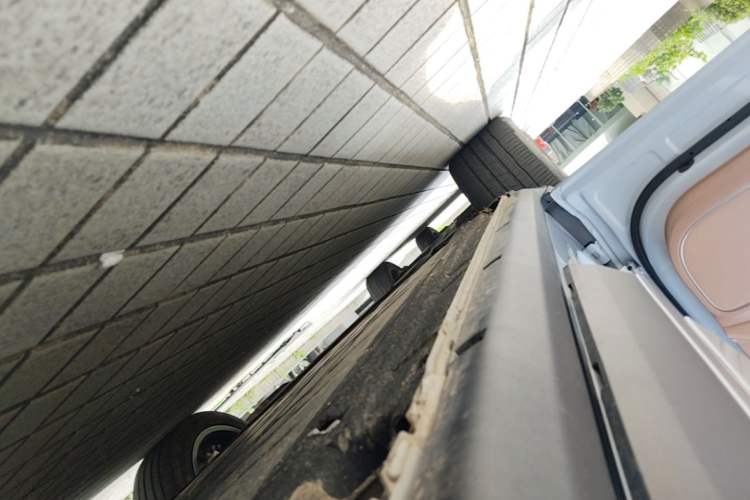 Used Leapmotor C11 2026 All-Electric 640 LiDAR Prestige Edition Left Side Sill