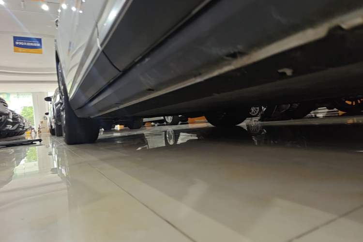 Used Leapmotor C11 2026 All-Electric 640 LiDAR Prestige Edition Left Side Sill