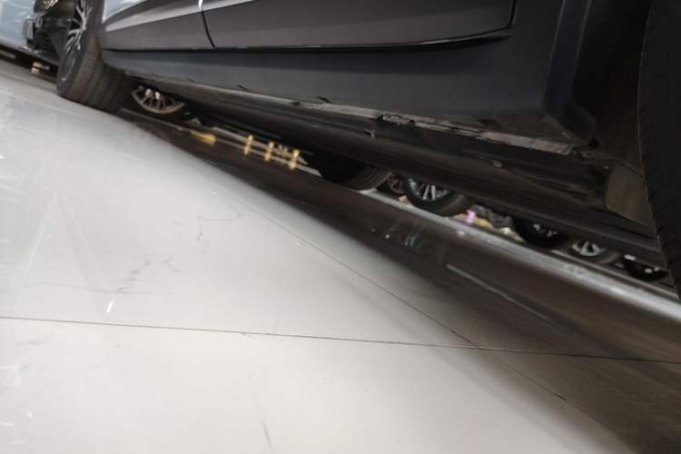 Used Leapmotor C11 2026 All-Electric 640 LiDAR Prestige Edition Left Side Sill