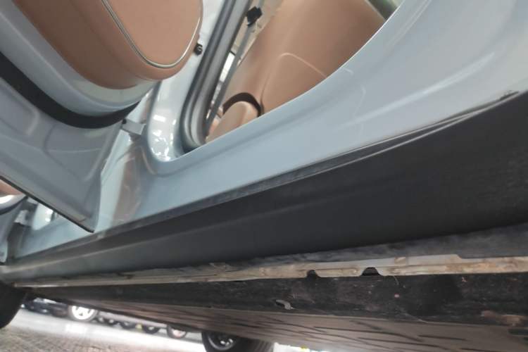 Used Leapmotor C11 2026 All-Electric 640 LiDAR Prestige Edition Left Side Sill