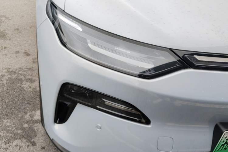 Used Leapmotor C11 2026 All-Electric 640 LiDAR Prestige Edition Right Front Headlight