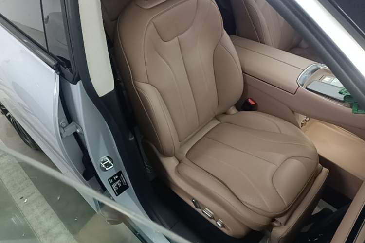 Used Leapmotor C11 2026 All-Electric 640 LiDAR Prestige Edition Right Front Seat