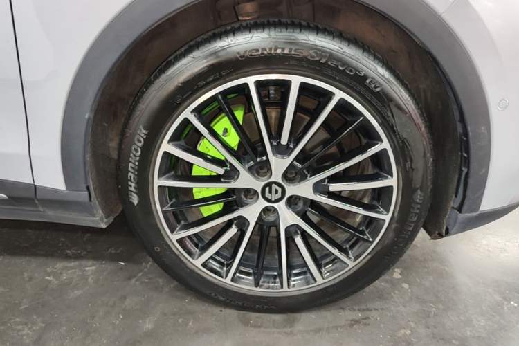 Used Leapmotor C11 2026 All-Electric 640 LiDAR Prestige Edition Right Front Wheel Hub