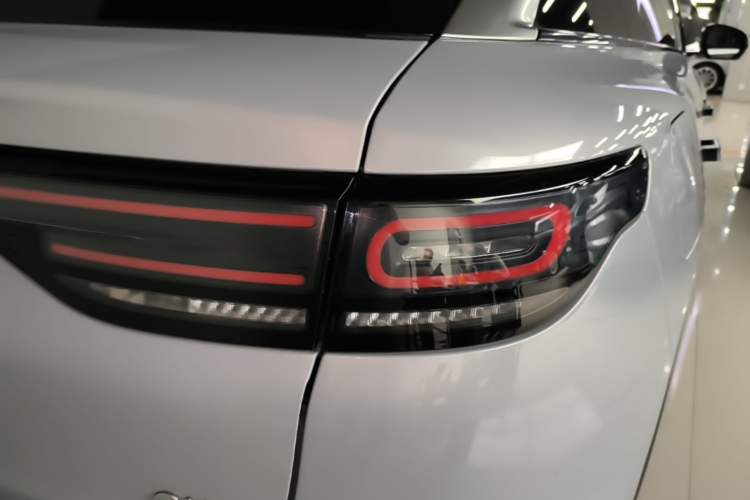 Used Leapmotor C11 2026 All-Electric 640 LiDAR Prestige Edition Right Rear Taillight