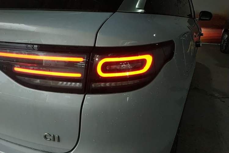 Used Leapmotor C11 2026 All-Electric 640 LiDAR Prestige Edition Right Rear Taillight