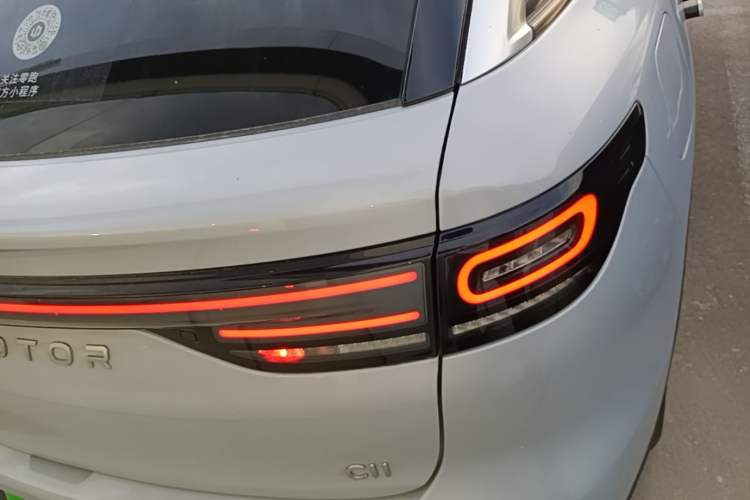 Used Leapmotor C11 2026 All-Electric 640 LiDAR Prestige Edition Right Rear Taillight