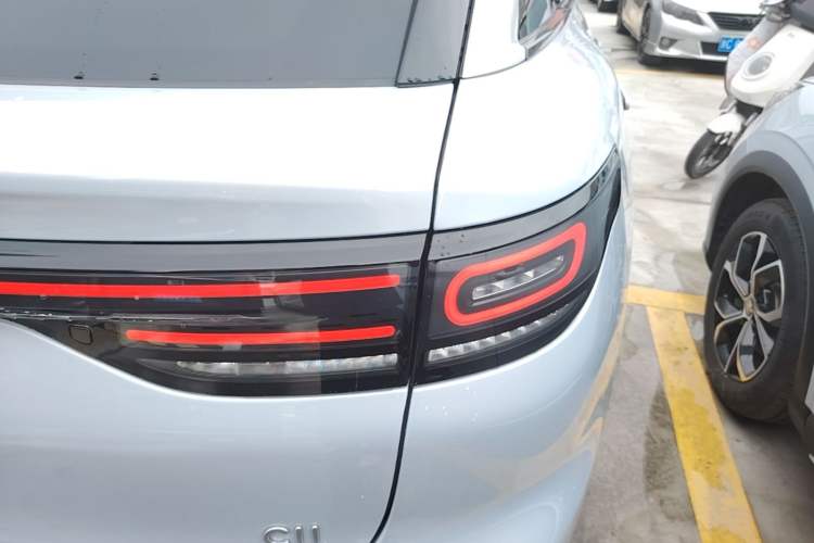 Used Leapmotor C11 2026 All-Electric 640 LiDAR Prestige Edition Right Rear Taillight