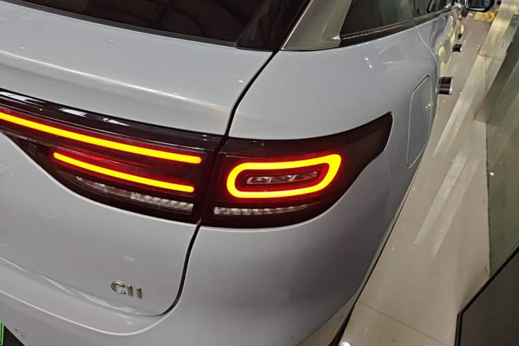 Used Leapmotor C11 2026 All-Electric 640 LiDAR Prestige Edition Right Rear Taillight