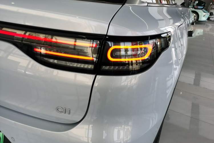 Used Leapmotor C11 2026 All-Electric 640 LiDAR Prestige Edition Right Rear Taillight