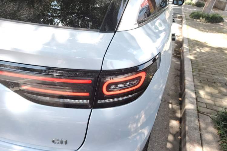 Used Leapmotor C11 2026 All-Electric 640 LiDAR Prestige Edition Right Rear Taillight