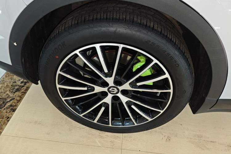 Used Leapmotor C11 2026 All-Electric 640 LiDAR Prestige Edition Right Rear Wheel Hub