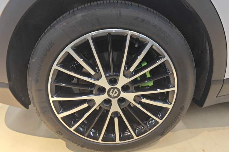 Used Leapmotor C11 2026 All-Electric 640 LiDAR Prestige Edition Right Rear Wheel Hub