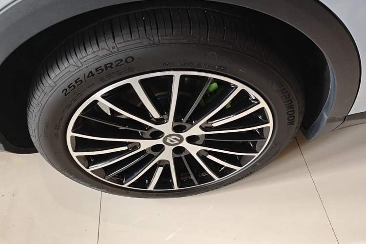 Used Leapmotor C11 2026 All-Electric 640 LiDAR Prestige Edition Right Rear Wheel Hub