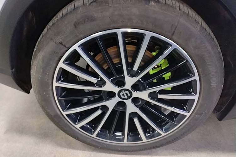 Used Leapmotor C11 2026 All-Electric 640 LiDAR Prestige Edition Right Rear Wheel Hub