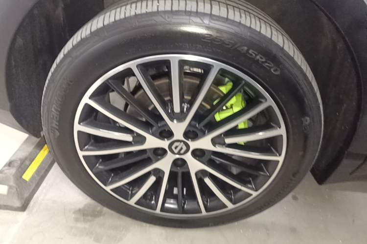 Used Leapmotor C11 2026 All-Electric 640 LiDAR Prestige Edition Right Rear Wheel Hub