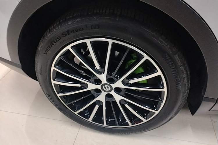 Used Leapmotor C11 2026 All-Electric 640 LiDAR Prestige Edition Right Rear Wheel Hub