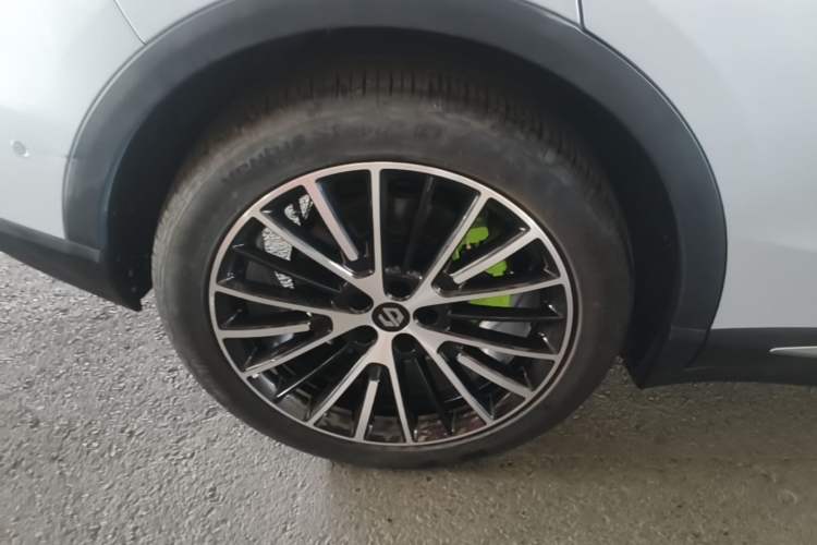 Used Leapmotor C11 2026 All-Electric 640 LiDAR Prestige Edition Right Rear Wheel Hub