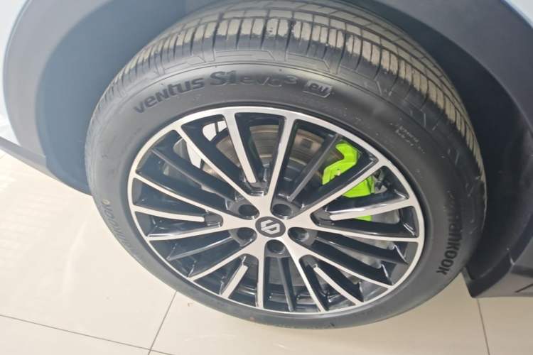 Used Leapmotor C11 2026 All-Electric 640 LiDAR Prestige Edition Right Rear Wheel Hub