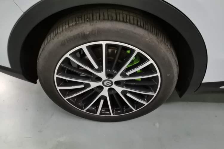 Used Leapmotor C11 2026 All-Electric 640 LiDAR Prestige Edition Right Rear Wheel Hub