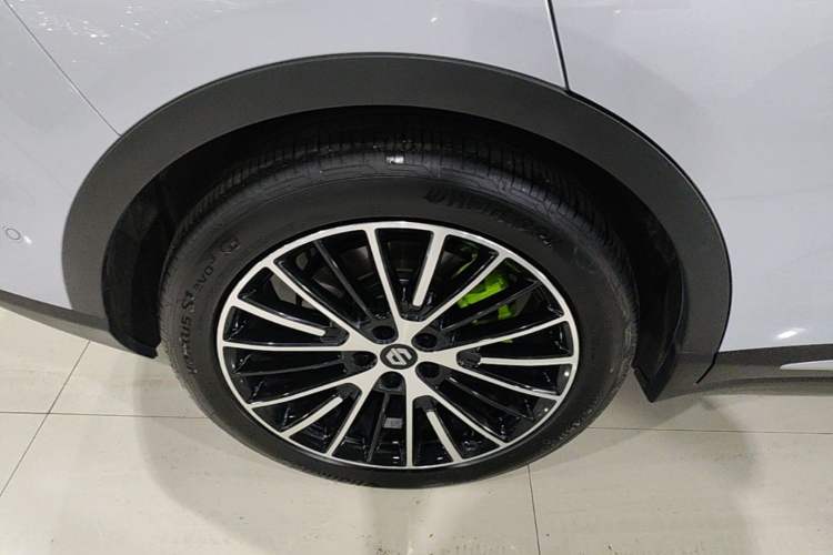 Used Leapmotor C11 2026 All-Electric 640 LiDAR Prestige Edition Right Rear Wheel Hub