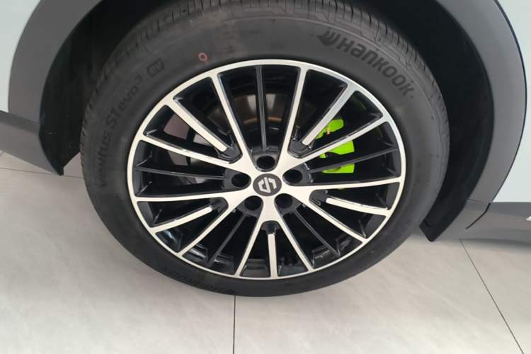 Used Leapmotor C11 2026 All-Electric 640 LiDAR Prestige Edition Right Rear Wheel Hub