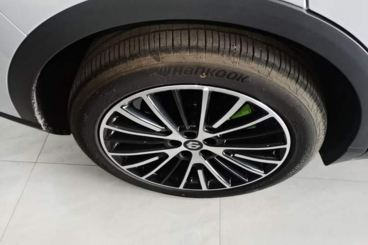Used Leapmotor C11 2026 All-Electric 640 LiDAR Prestige Edition Right Rear Wheel Hub