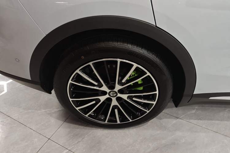 Used Leapmotor C11 2026 All-Electric 640 LiDAR Prestige Edition Right Rear Wheel Hub