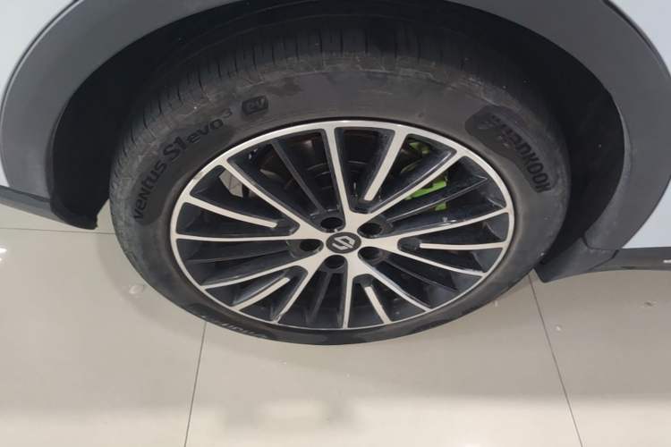 Used Leapmotor C11 2026 All-Electric 640 LiDAR Prestige Edition Right Rear Wheel Hub
