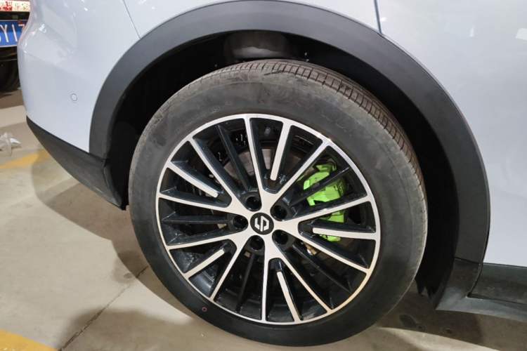 Used Leapmotor C11 2026 All-Electric 640 LiDAR Prestige Edition Right Rear Wheel Hub