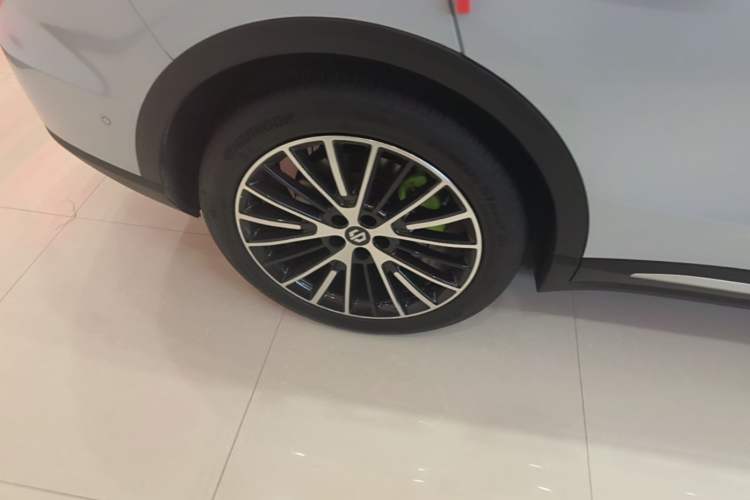 Used Leapmotor C11 2026 All-Electric 640 LiDAR Prestige Edition Right Rear Wheel Hub