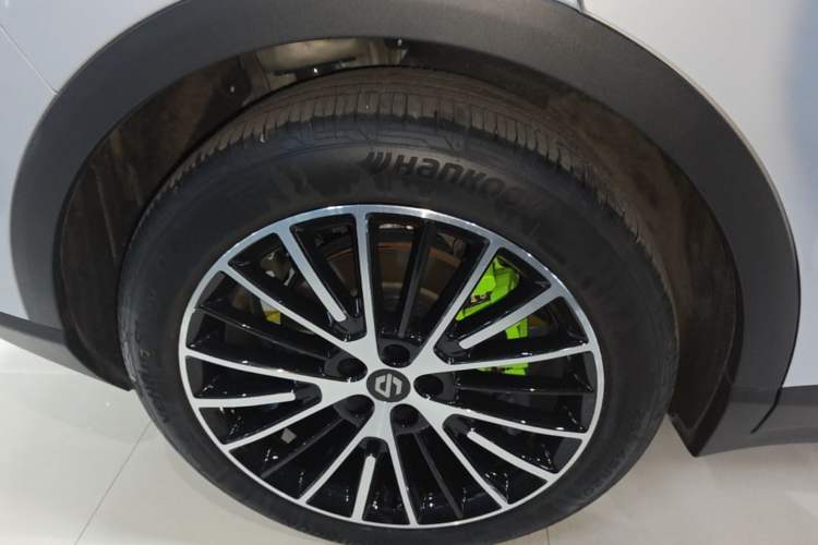 Used Leapmotor C11 2026 All-Electric 640 LiDAR Prestige Edition Right Rear Wheel Hub