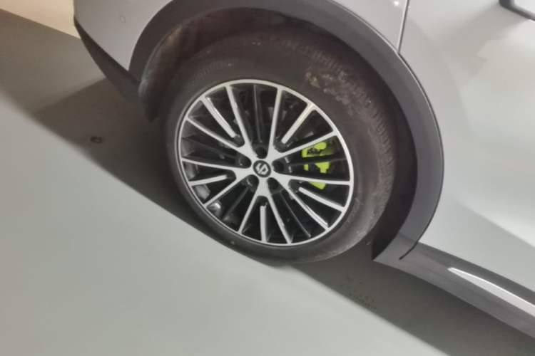 Used Leapmotor C11 2026 All-Electric 640 LiDAR Prestige Edition Right Rear Wheel Hub