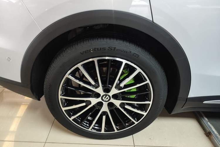 Used Leapmotor C11 2026 All-Electric 640 LiDAR Prestige Edition Right Rear Wheel Hub