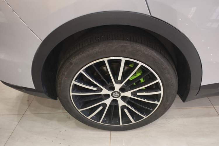 Used Leapmotor C11 2026 All-Electric 640 LiDAR Prestige Edition Right Rear Wheel Hub