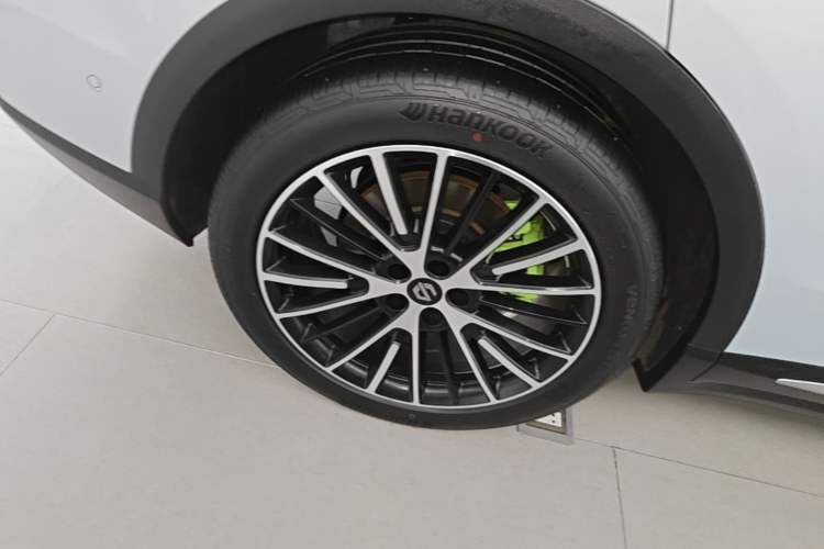 Used Leapmotor C11 2026 All-Electric 640 LiDAR Prestige Edition Right Rear Wheel Hub