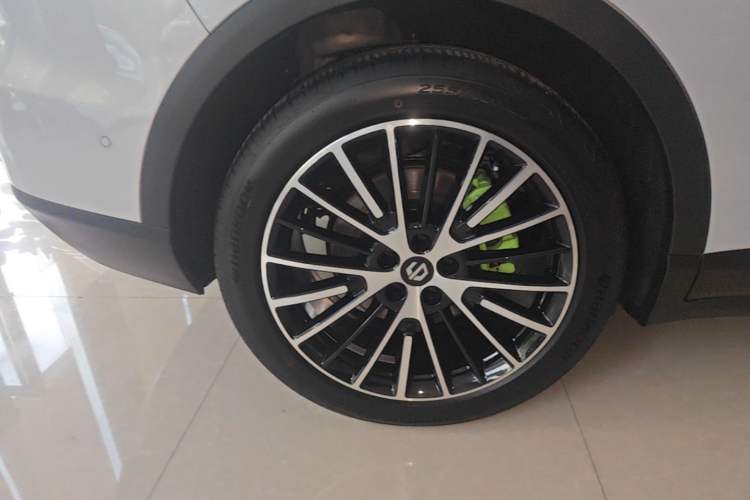 Used Leapmotor C11 2026 All-Electric 640 LiDAR Prestige Edition Right Rear Wheel Hub