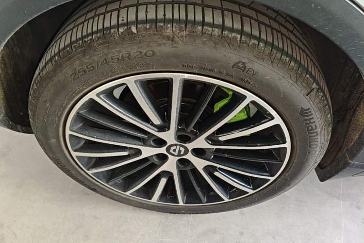 Used Leapmotor C11 2026 All-Electric 640 LiDAR Prestige Edition Right Rear Wheel Hub