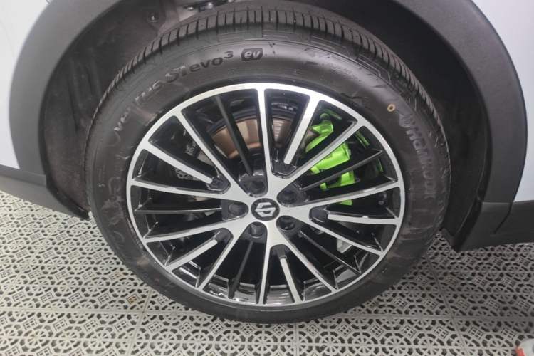 Used Leapmotor C11 2026 All-Electric 640 LiDAR Prestige Edition Right Rear Wheel Hub