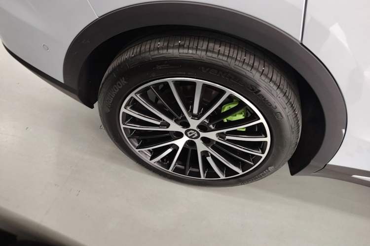 Used Leapmotor C11 2026 All-Electric 640 LiDAR Prestige Edition Right Rear Wheel Hub