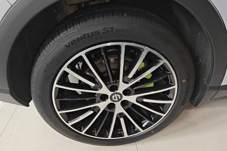 Used Leapmotor C11 2026 All-Electric 640 LiDAR Prestige Edition Right Rear Wheel Hub