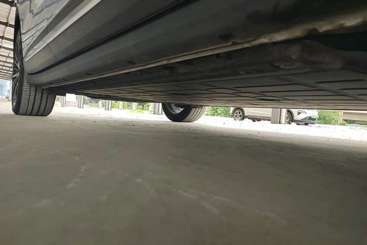 Used Leapmotor C11 2026 All-Electric 640 LiDAR Prestige Edition Right Side Sill