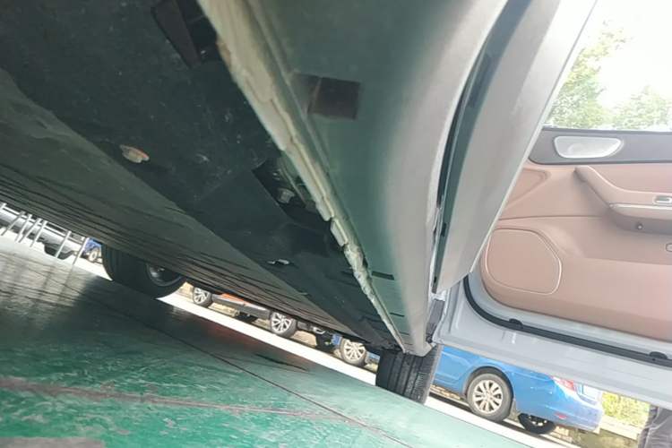 Used Leapmotor C11 2026 All-Electric 640 LiDAR Prestige Edition Right Side Sill