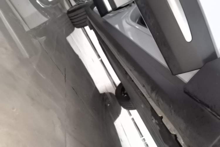Used Leapmotor C11 2026 All-Electric 640 LiDAR Prestige Edition Right Side Sill