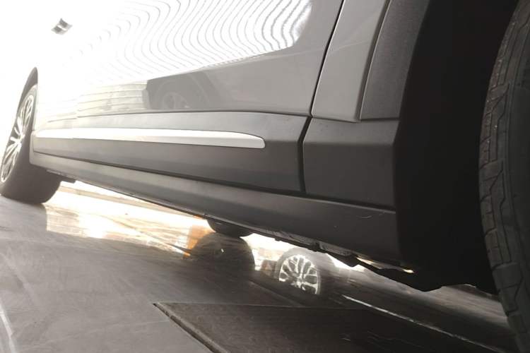 Used Leapmotor C11 2026 All-Electric 640 LiDAR Prestige Edition Right Side Sill