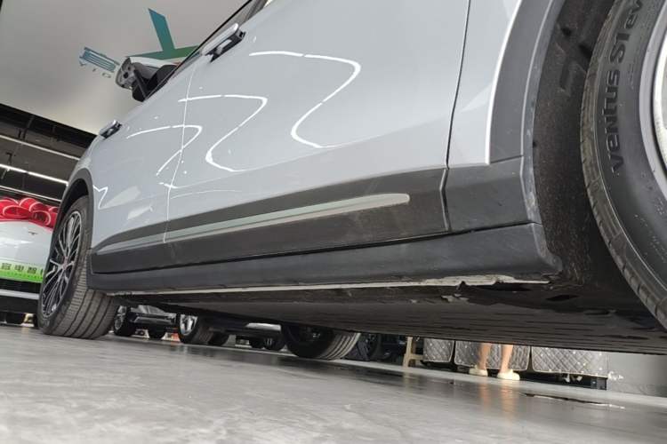 Used Leapmotor C11 2026 All-Electric 640 LiDAR Prestige Edition Right Side Sill