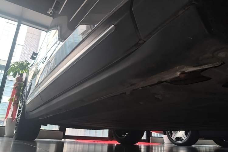 Used Leapmotor C11 2026 All-Electric 640 LiDAR Prestige Edition Right Side Sill
