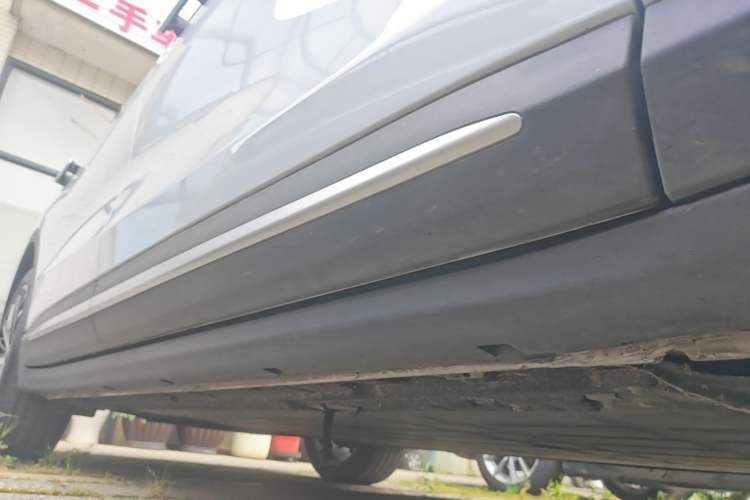 Used Leapmotor C11 2026 All-Electric 640 LiDAR Prestige Edition Right Side Sill