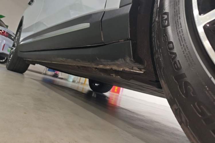 Used Leapmotor C11 2026 All-Electric 640 LiDAR Prestige Edition Right Side Sill