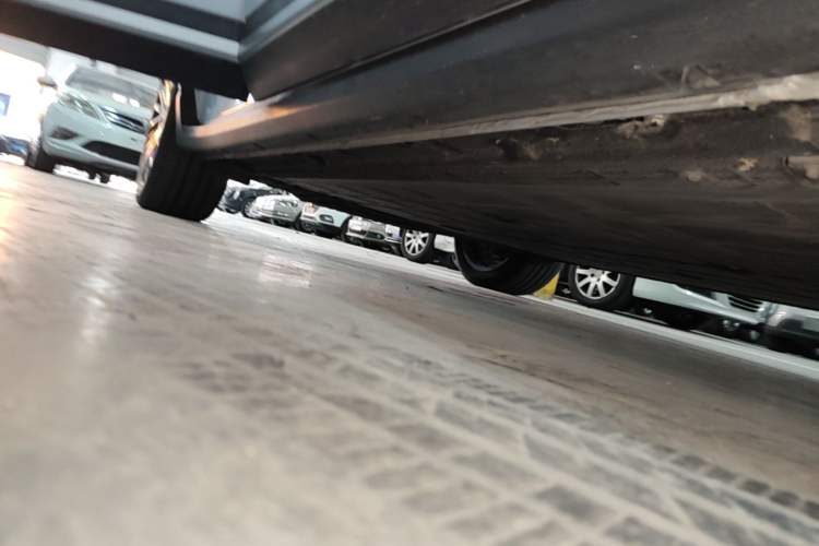 Used Leapmotor C11 2026 All-Electric 640 LiDAR Prestige Edition Right Side Sill